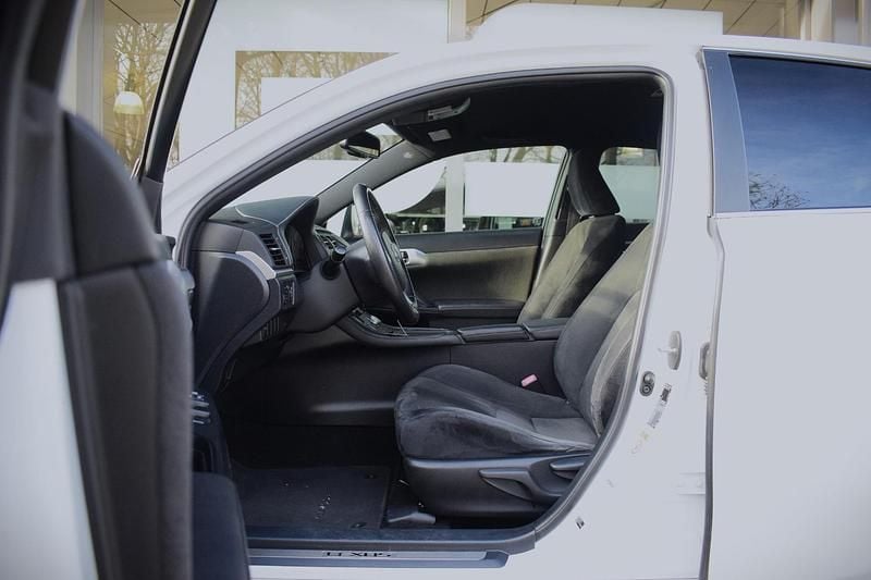 Occasion Lexus CT200h Business Edition 2020 Wit Hatchback