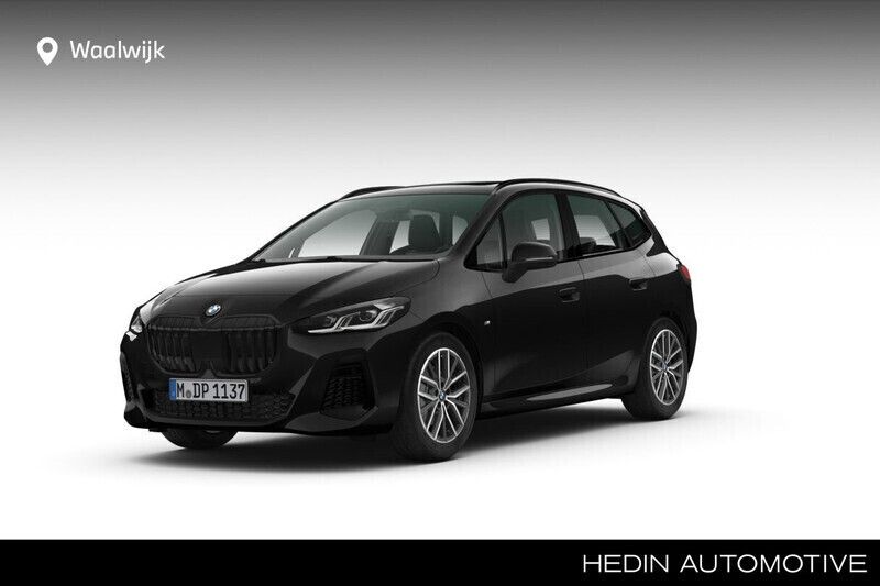 Zwart Nieuw 2025 BMW 218 Shadowline Stationwagen | € 60.480 (Iets duurder) - Afbeelding 1/4