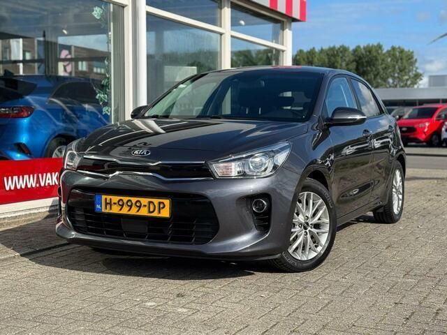 Grijs, metallic lak Gebruikt 2020 Kia Rio Hatchback | € 11.999 (Goede deal) - Afbeelding 1/4