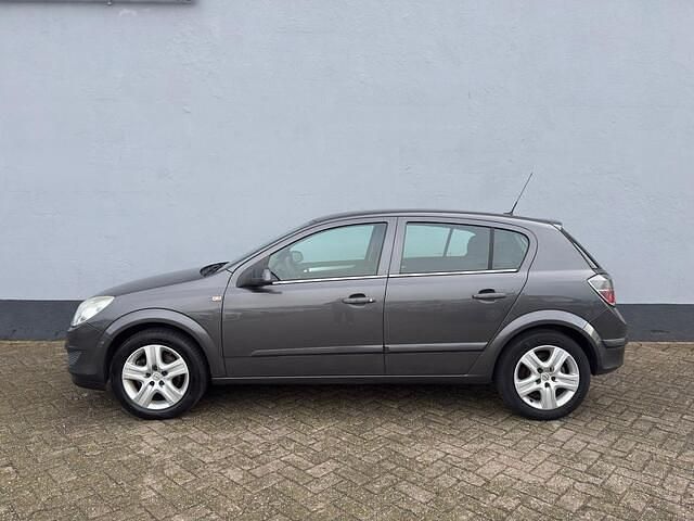 Occasion Opel Astra Edition 116 PK (85 kW) 2009 Grijs Hatchback