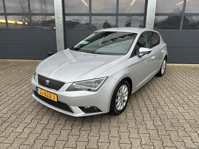Occasion Seat Leon CONNECT 116 PK (85 kW) 2016 Grijs Hatchback