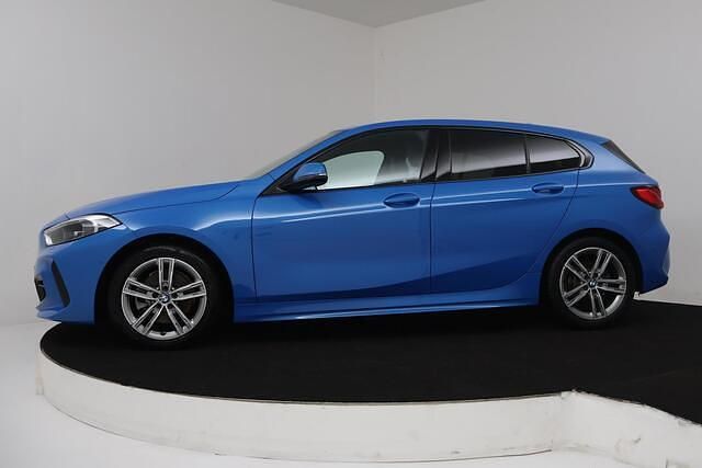 Occasion BMW 118 Executive 140 PK (102 kW) 2019 Blauw (metallic) Hatchback