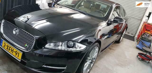Zwart Gebruikt 2013 Jaguar XJ Portfolio Sedan | € 23.750 - Afbeelding 1/4