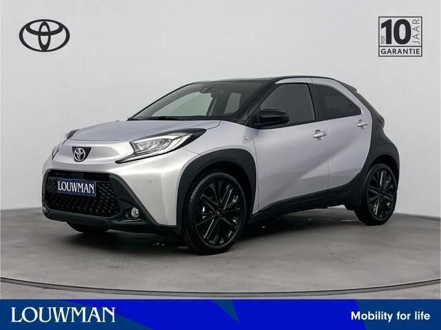 Jasmine silver metallic / zwart dak (zilver metallic) Nieuw 2025 Toyota Aygo Hatchback | € 25.840 (Duur) - Afbeelding 1/4