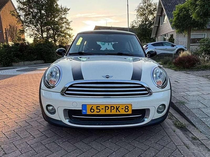 Beige Gebruikt 2011 Mini Cooper Hatchback | € 6.500 (Iets duurder) - Afbeelding 1/4