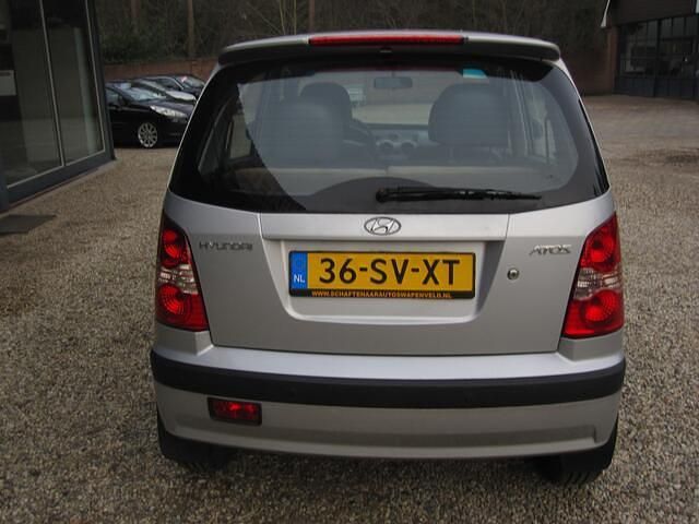 Occasion Hyundai Atos Dynamiq 63 PK (46 kW) 2006 Grijs (metallic) Hatchback
