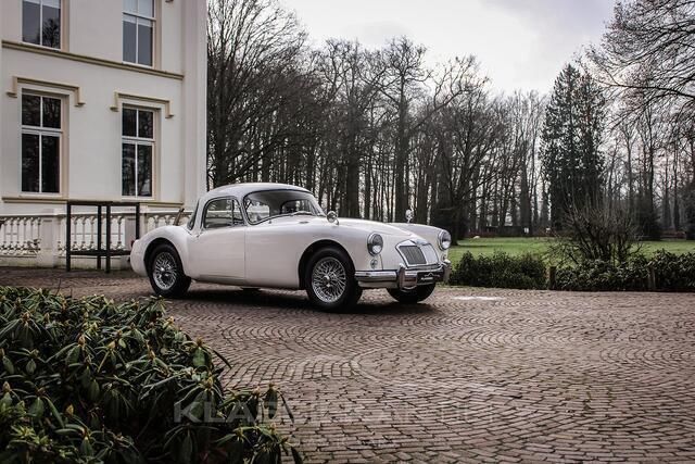 Wit Gebruikt 1958 MG MGA Coupé | € 29.850 - Afbeelding 1/4