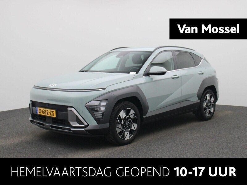 Groen Gebruikt 2024 Hyundai Kona Comfort SUV | € 31.940 (Iets duurder) - Afbeelding 1/4