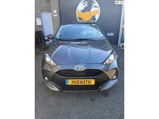 Occasion Toyota Yaris Business Edition 2022 Grijs Hatchback