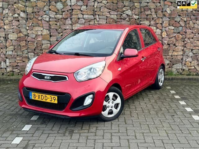 Rood Occasion 2014 Kia Picanto Hatchback | € 6.495 (Eerlijke prijs) - Afbeelding 1/4