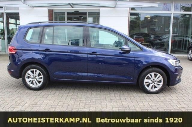 Blauw Gebruikt 2022 VW Touran MPV | € 42.950 - Afbeelding 1/4