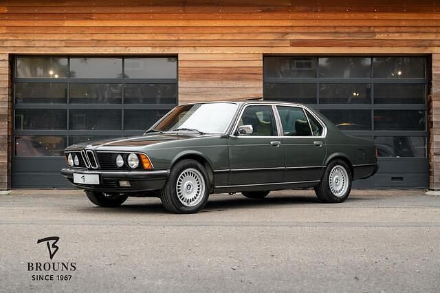 Groen Gebruikt 1987 BMW 735 Sedan | € 17.950 - Afbeelding 1/4