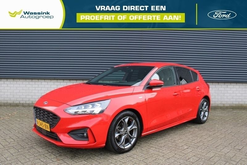 Rood Gebruikt 2021 Ford Focus Business Edition Hatchback | € 20.285 (Eerlijke prijs) - Afbeelding 1/3