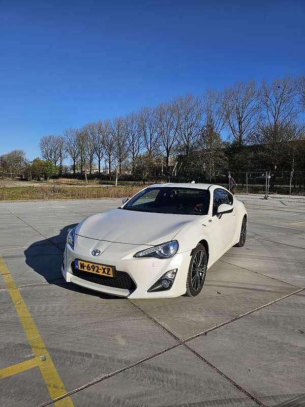Wit Gebruikt 2015 Toyota GT86 GT Coupé | € 20.495 (Eerlijke prijs) - Afbeelding 1/4