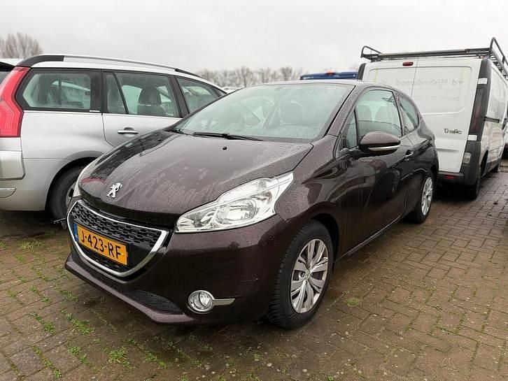 Zwart Occasion 2013 Peugeot 208 Active Hatchback | € 1.350 (Super prijs) - Afbeelding 1/4