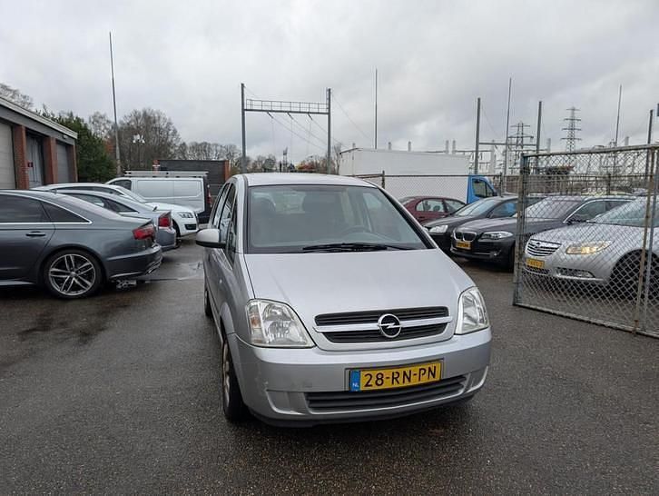 Grijs Gebruikt 2005 Opel Meriva MPV | € 750 (Goede deal) - Afbeelding 1/4