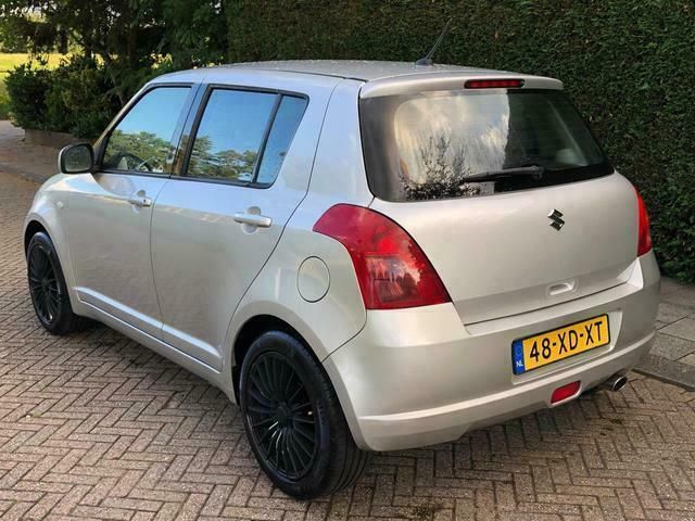 Occasion Suzuki Swift 92 PK (67 kW) 2007 Grijs Hatchback