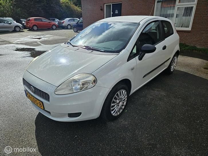 Occasion 2010 Fiat Grande Punto Active Hatchback | € 1.250 (Super prijs) - Afbeelding 1/4