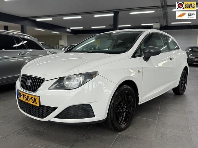 Wit Gebruikt 2011 Seat Ibiza SC Hatchback | € 3.495 (Goede deal) - Afbeelding 1/4