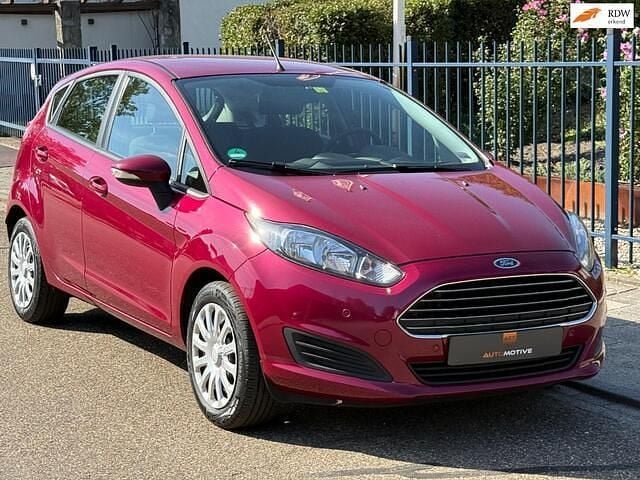 Paars Gebruikt 2013 Ford Fiesta Titanium Hatchback | € 5.950 (Eerlijke prijs) - Afbeelding 1/4