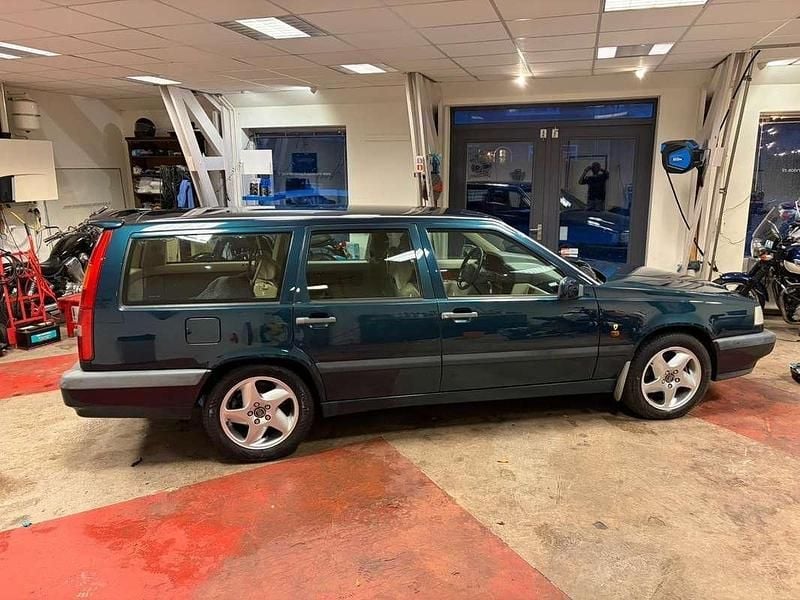 Groen Gebruikt 1996 Volvo 850 Stationwagen | € 4.750 - Afbeelding 1/4
