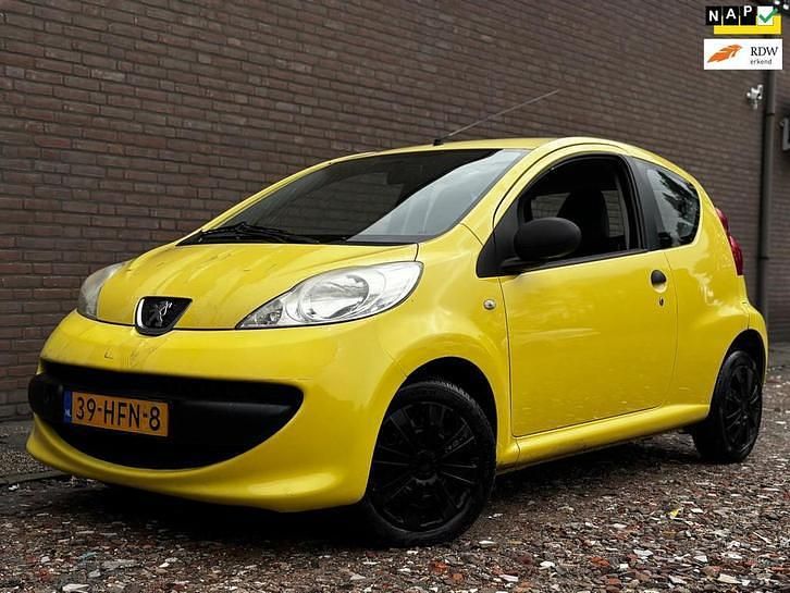 Occasion Peugeot 107 68 PK (50 kW) 2008 Geel Hatchback