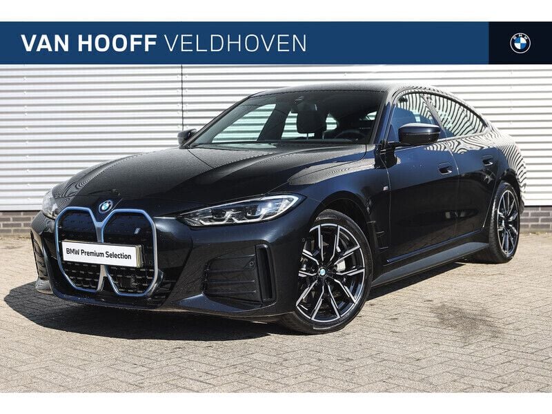 Saphirschwarz Gebruikt 2023 BMW i4 M Sport Sedan | € 46.850 (Eerlijke prijs) - Afbeelding 1/4