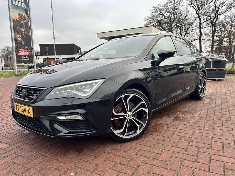 Zwart Occasion 2019 Seat Leon FR Stationwagen | € 17.299 (Iets duurder) - Afbeelding 1/4
