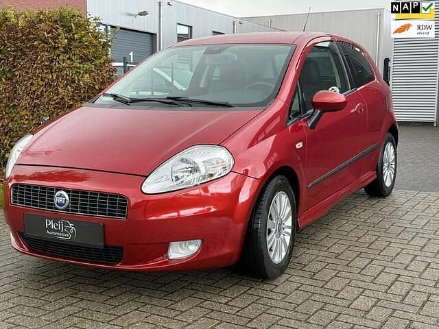 Rood Gebruikt 2006 Fiat Grande Punto Sport Hatchback | € 3.495 (Eerlijke prijs) - Afbeelding 1/4