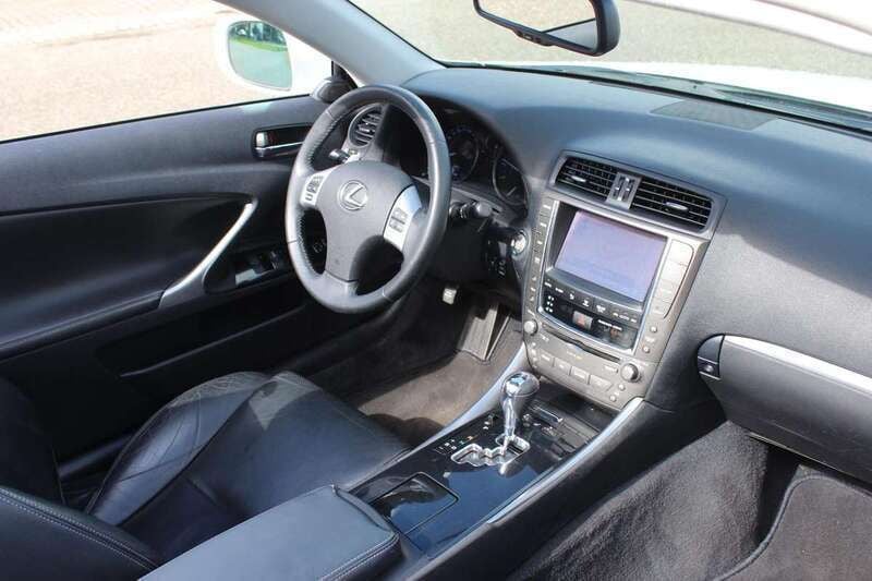 Occasion Lexus IS250 Luxury Line 208 PK (152 kW) 2012 Wit, metallic lak Cabriolet