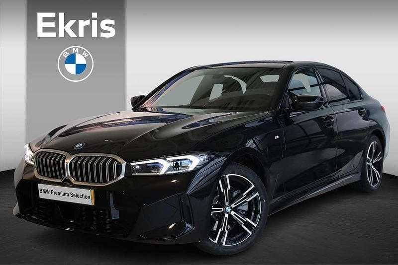 Zwart Gebruikt 2025 BMW 330e Comfort Edition Sedan | € 69.476 - Afbeelding 1/4