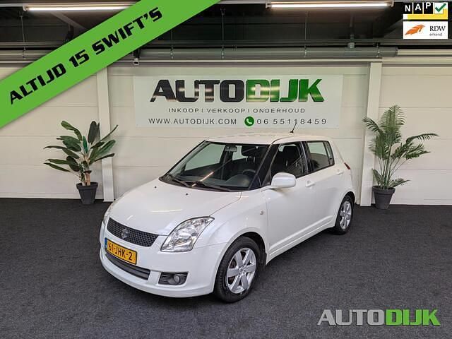 Wit Gebruikt 2009 Suzuki Swift Hatchback | € 4.990 (Eerlijke prijs) - Afbeelding 1/4