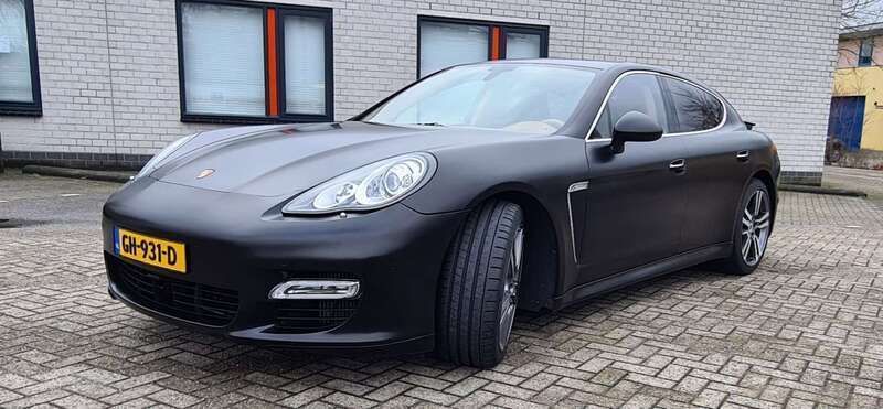 Zwart Gebruikt 2010 Porsche Panamera Turbo Sedan | € 24.500 - Afbeelding 1/4
