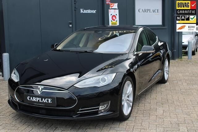 Zwart Gebruikt 2014 Tesla Model S Sedan | € 14.750 (Eerlijke prijs) - Afbeelding 1/4