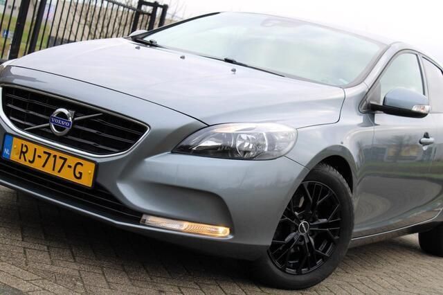 Occasion Volvo V40 Momentum 114 PK (83 kW) 2014 Grijs Stationwagen