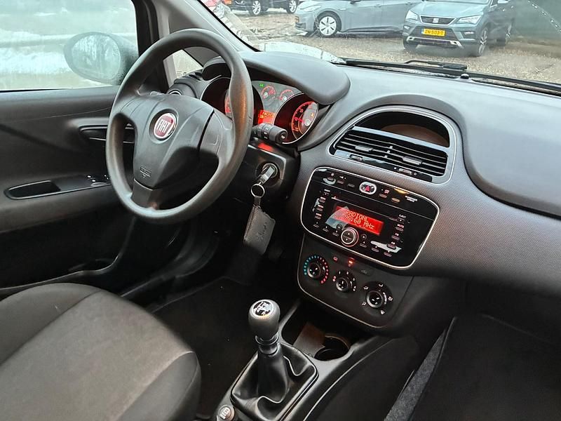 Occasion Fiat Punto Street 69 PK (50 kW) 2015 Grijs Hatchback