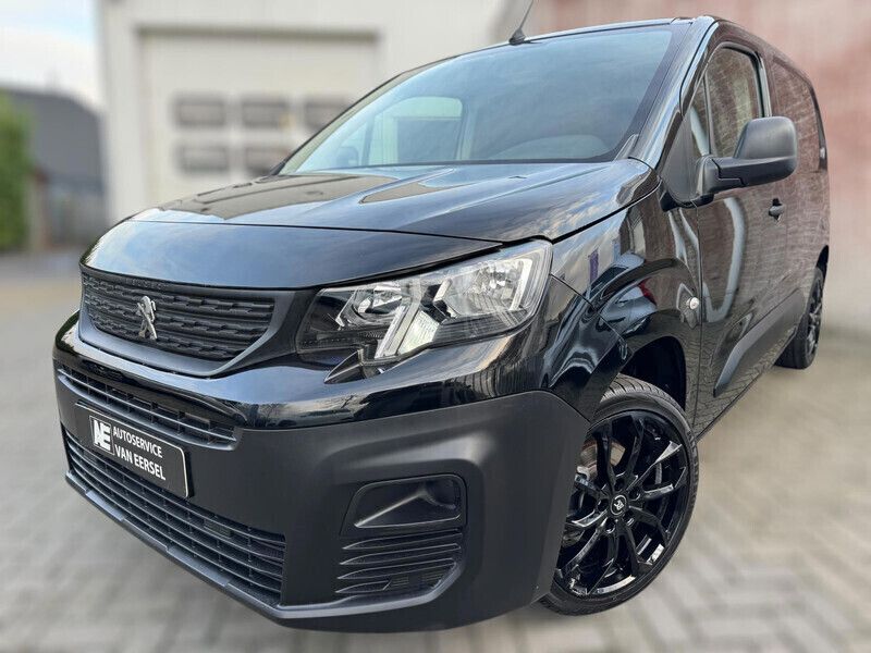 Zwart Gebruikt 2019 Peugeot Partner MPV | € 11.950 (Iets duurder) - Afbeelding 1/4