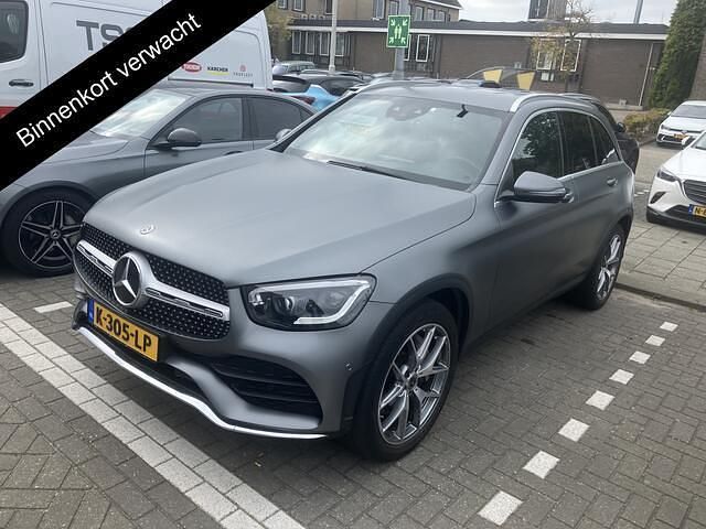 Grijs Occasion 2021 Mercedes GLC200 Premium SUV | € 41.950 (Eerlijke prijs) - Afbeelding 1/4