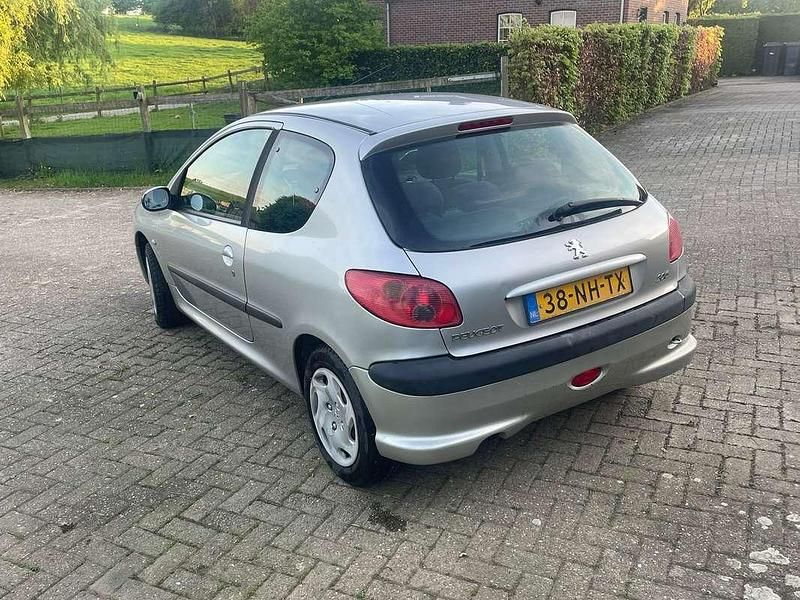 Occasion Peugeot 206 75 PK (55 kW) 2003 Grijs Hatchback