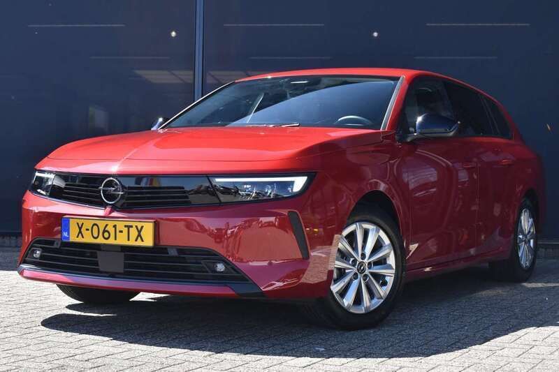 Rood Gebruikt 2024 Opel Astra Stationwagen | € 24.900 (Goede deal) - Afbeelding 1/4