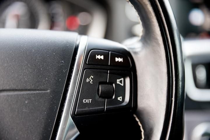 Occasion Volvo V60 2017 Zwart (metallic) Stationwagen