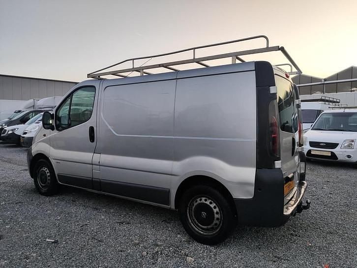 Occasion Opel Vivaro 82 PK (60 kW) 2003 Zilver (metallic) MPV