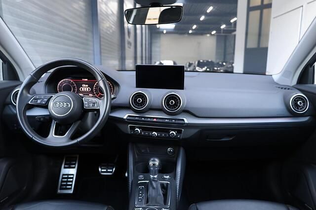 Grijs Gebruikt 2017 Audi Q2 S-Line SUV | € 24.995 (Iets duurder) - Afbeelding 1/4