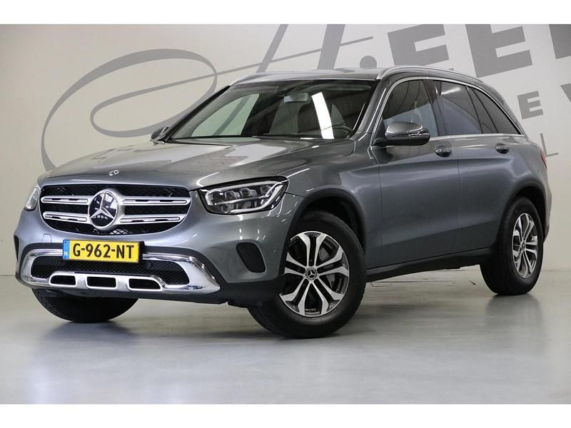 Grijs Gebruikt 2019 Mercedes GLC200 Business SUV | € 36.950 (Goede deal) - Afbeelding 1/4