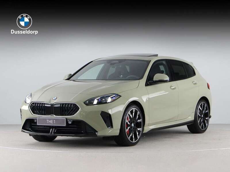 Grijs Nieuw 2025 BMW 120 M Sport Hatchback | € 65.726 - Afbeelding 1/4