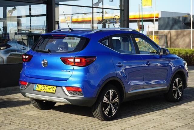 Occasion MG ZS Luxury 105 kW (143 PK) 2021 Blauw, metallic lak Sedan
