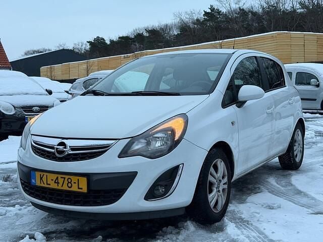 Wit Occasion 2014 Opel Corsa Business Hatchback | € 4.995 (Goede deal) - Afbeelding 1/4