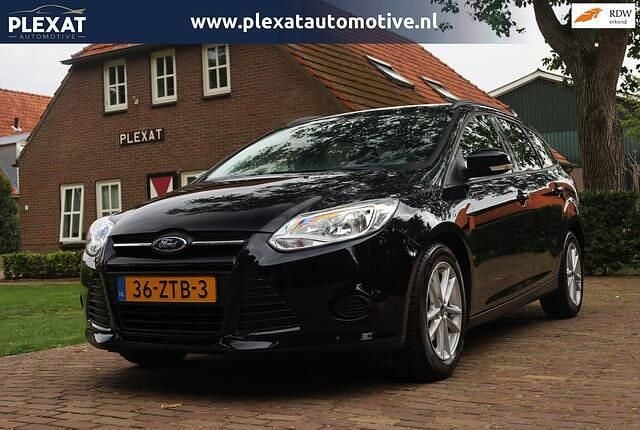 Zwart Gebruikt 2013 Ford Focus Trend Stationwagen | € 4.945 (Goede deal) - Afbeelding 1/4