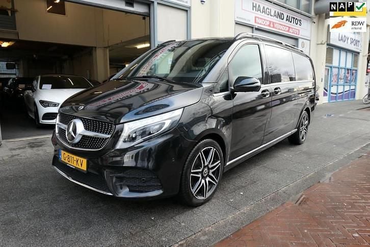Zwart Gebruikt 2019 Mercedes V250 Avantgarde Edition MPV | € 29.950 (Goede deal) - Afbeelding 1/4