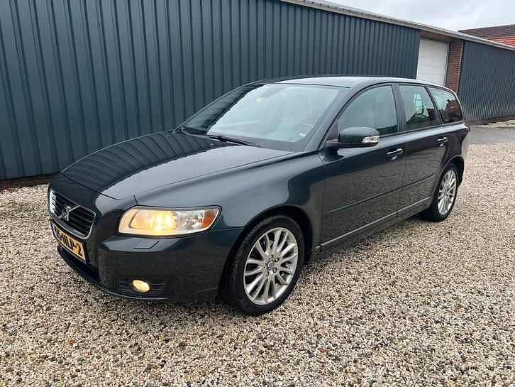 Occasion 2009 Volvo V50 Stationwagen | € 3.499 (Eerlijke prijs) - Afbeelding 1/4